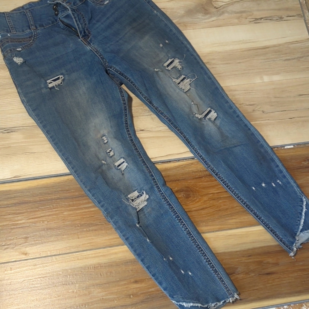 Ragged skinny jeans